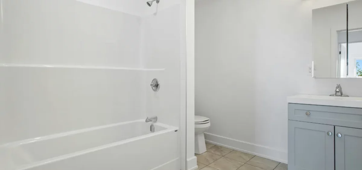 Why You Should Replace Your Fiberglass Tub Or Shower- Featured Image